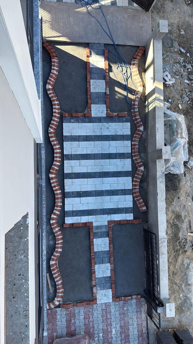 Renkli ve Desenli Taş - Görsel 1